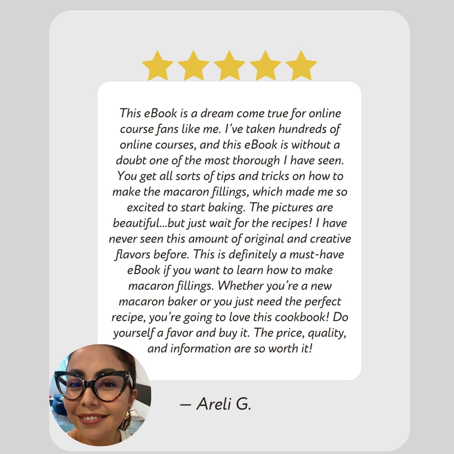 A positive customer testimonial on the Macaron ebook bundles.